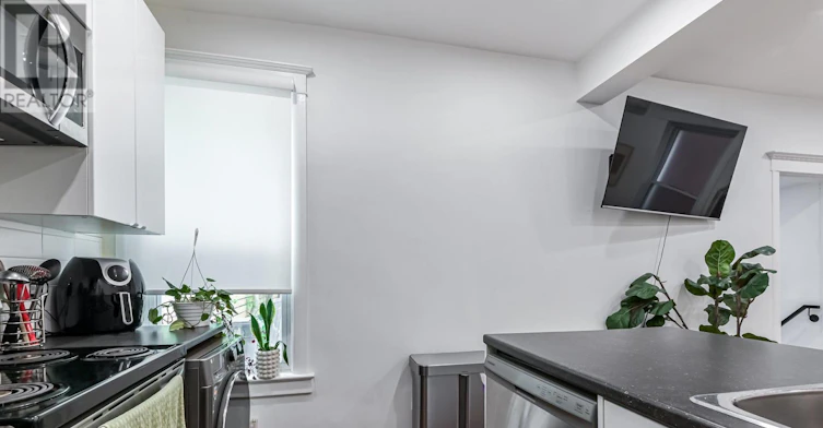 2-56 Wright Avenue, Toronto, ON, M6R 1K8 - 12