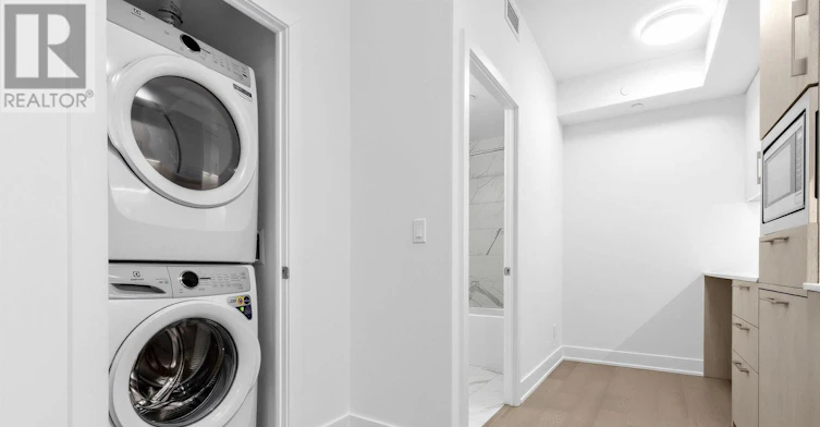 606-8 Manor Road W, Toronto, ON, M4S 0E6 - 15