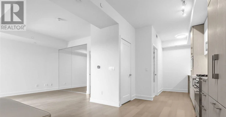 606-8 Manor Road W, Toronto, ON, M4S 0E6 - 3