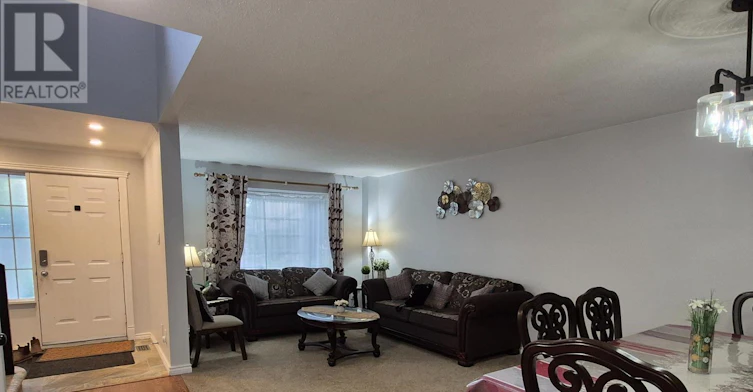 192 Windhurst Drive, Ottawa, ON, K2G 6J4 - 6