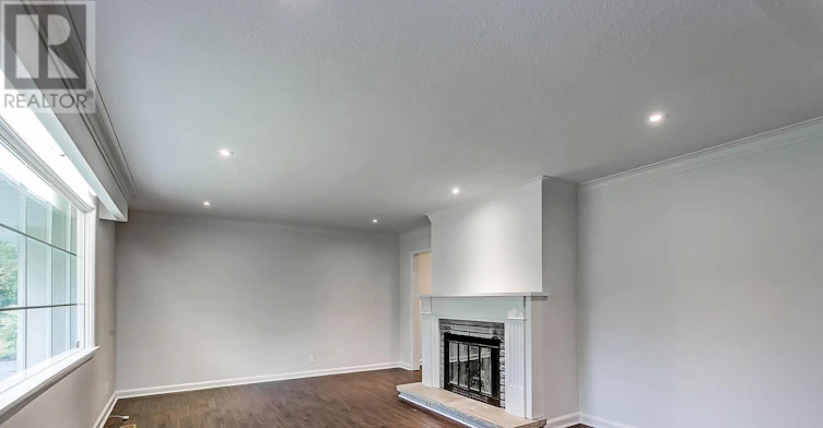 91 Ennisclare Drive E, Oakville, ON, L6J 4N3 - 4