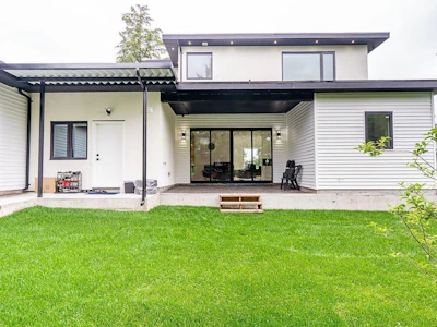 6052 172 Street - 3