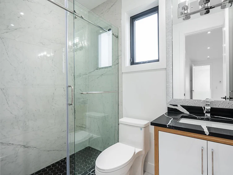 6052 172 Street, Surrey, BC, V3S 3Z7 - 8