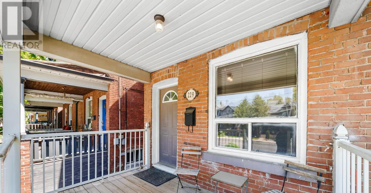 MAIN-229 Woodbine Avenue, Toronto, ON, M4L 3P3 - 9