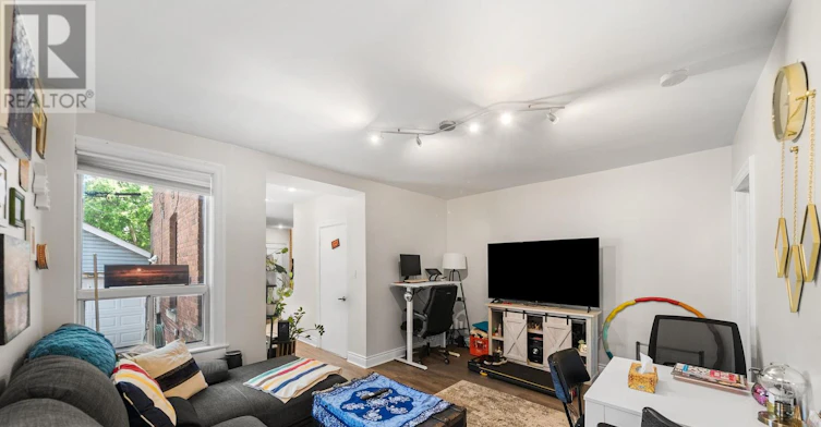 MAIN-229 Woodbine Avenue, Toronto, ON, M4L 3P3 - 2