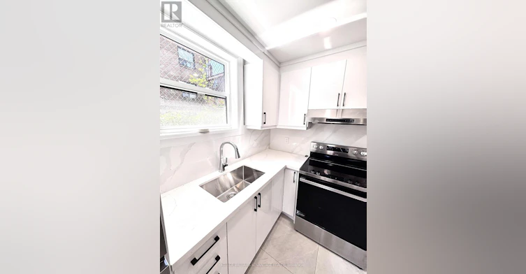 100 Portland Street, Toronto, ON, M8Y 1A7 - 9