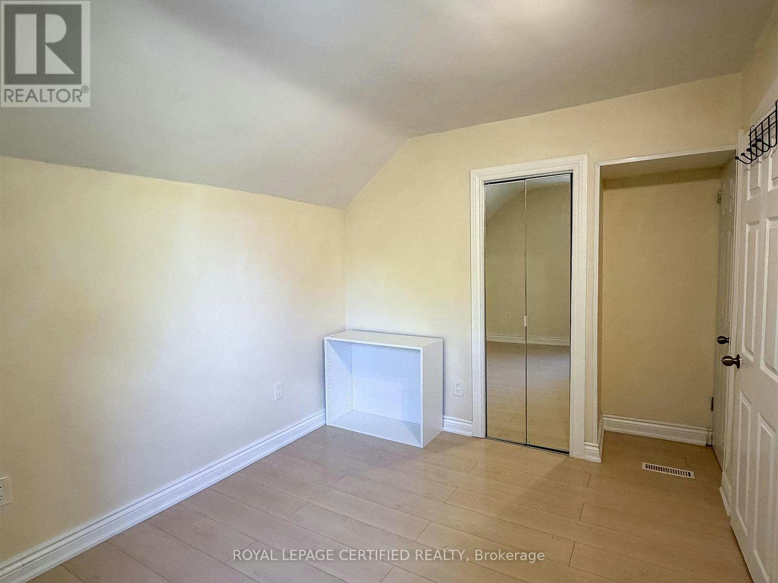 UPPER-148 Belgravia Avenue, Toronto, ON, M6E 2M7 - 17