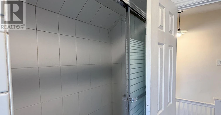 UPPER-148 Belgravia Avenue, Toronto, ON, M6E 2M7 - 7