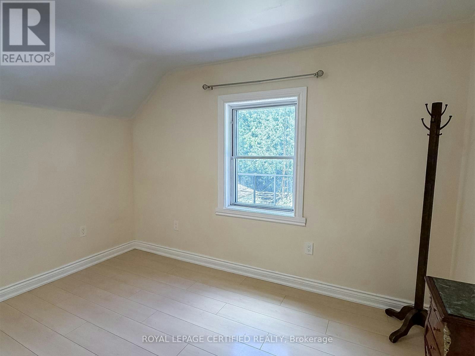 UPPER-148 Belgravia Avenue, Toronto, ON, M6E 2M7 - 10