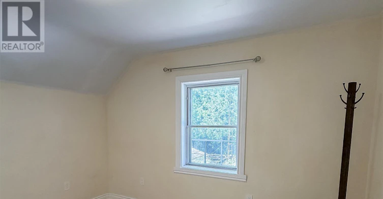 UPPER-148 Belgravia Avenue, Toronto, ON, M6E 2M7 - 10