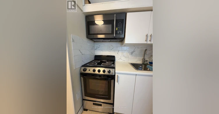 UPPER-148 Belgravia Avenue, Toronto, ON, M6E 2M7 - 12