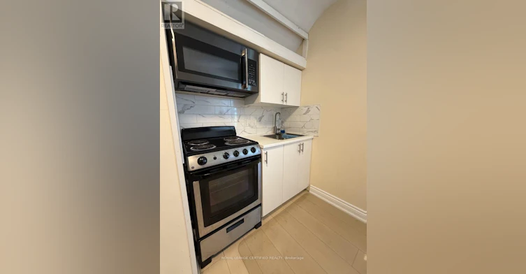 UPPER-148 Belgravia Avenue, Toronto, ON, M6E 2M7 - 13
