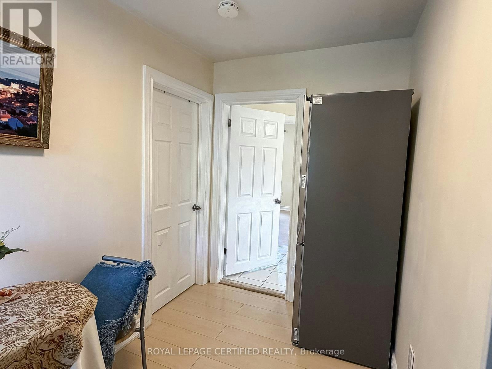 UPPER-148 Belgravia Avenue, Toronto, ON, M6E 2M7 - 15