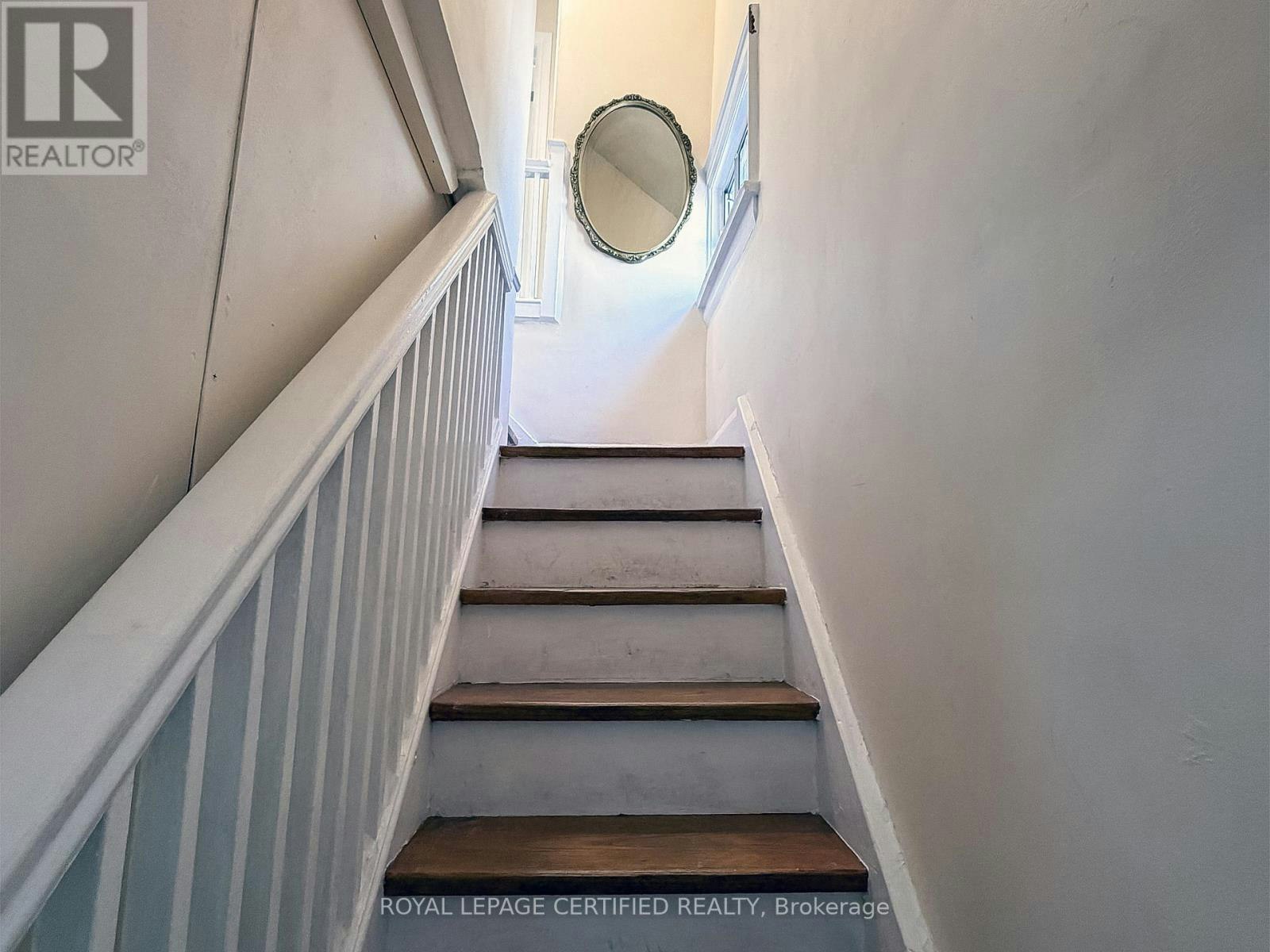 UPPER-148 Belgravia Avenue, Toronto, ON, M6E 2M7 - 2