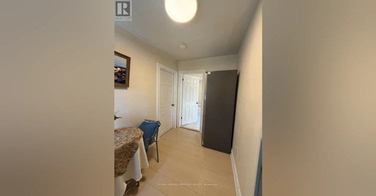UPPER-148 Belgravia Avenue, Toronto, ON, M6E 2M7 - 15
