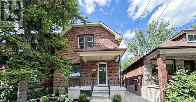 UPPER-148 Belgravia Avenue, Toronto, ON, M6E 2M7