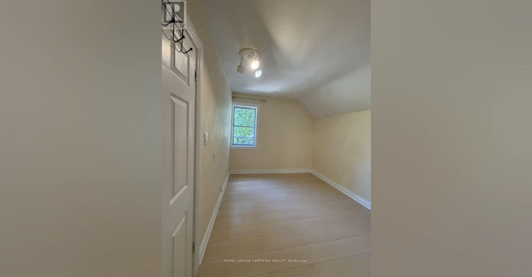 UPPER-148 Belgravia Avenue, Toronto, ON, M6E 2M7 - 16