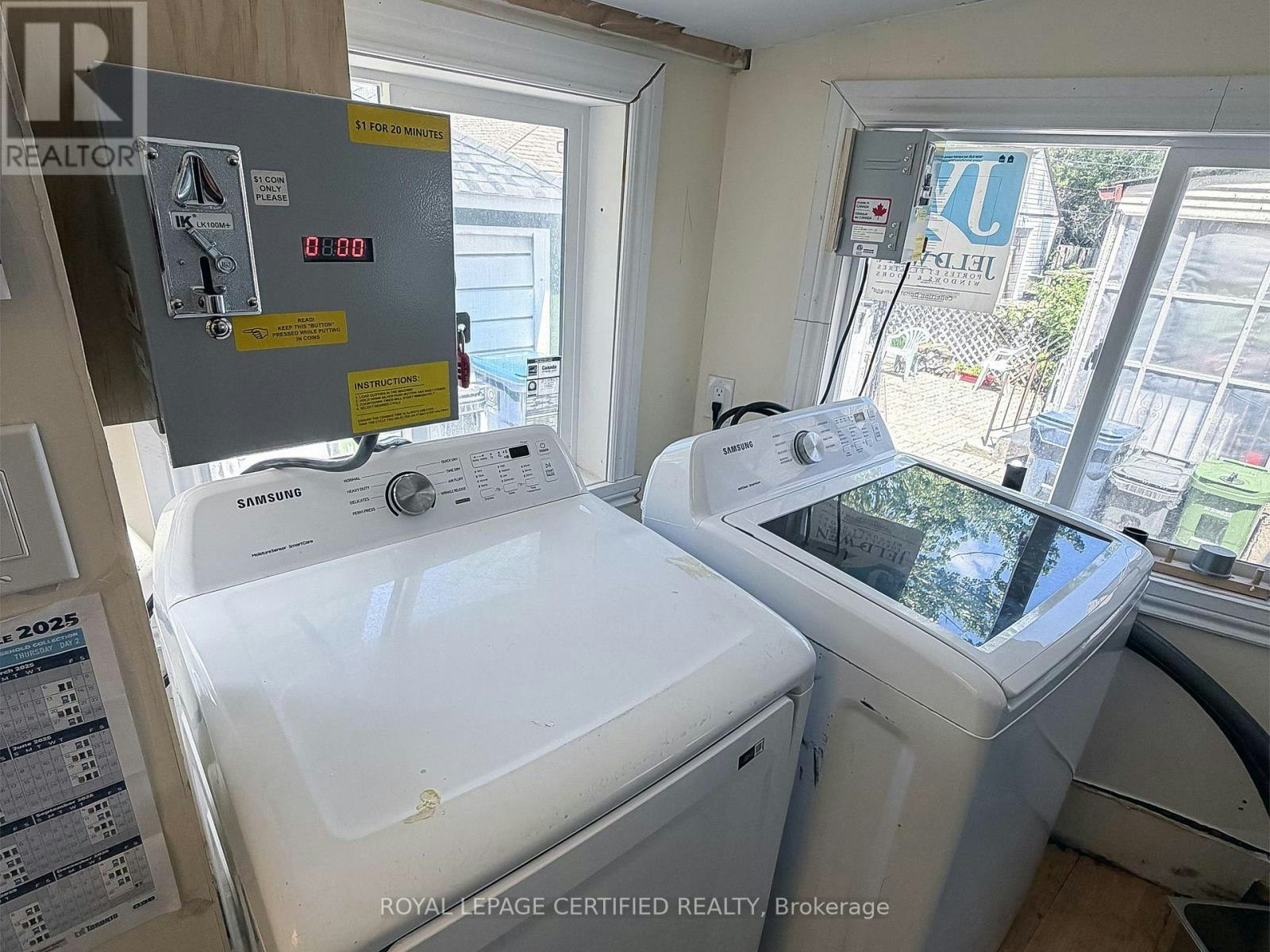 UPPER-148 Belgravia Avenue, Toronto, ON, M6E 2M7 - 18
