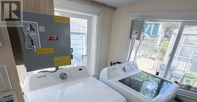 UPPER-148 Belgravia Avenue, Toronto, ON, M6E 2M7 - 18