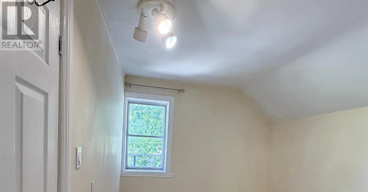 UPPER-148 Belgravia Avenue, Toronto, ON, M6E 2M7 - 16