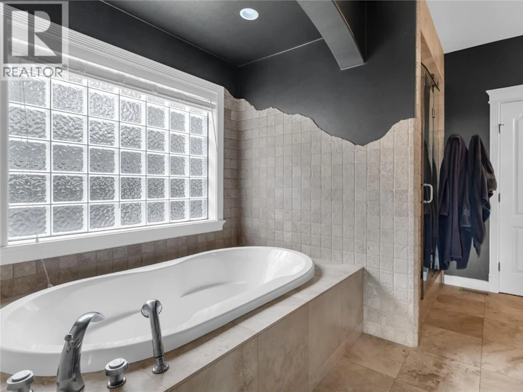 628 S Spruceview Place, Kelowna, BC, V1V 2P7 - 33