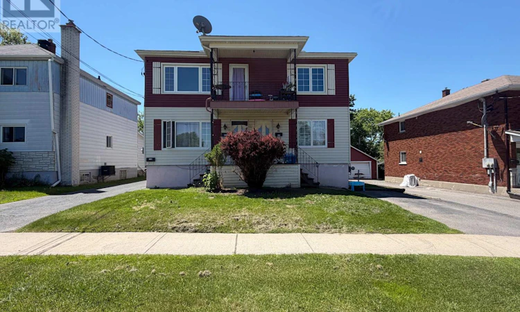 206-208 Gardner Avenue