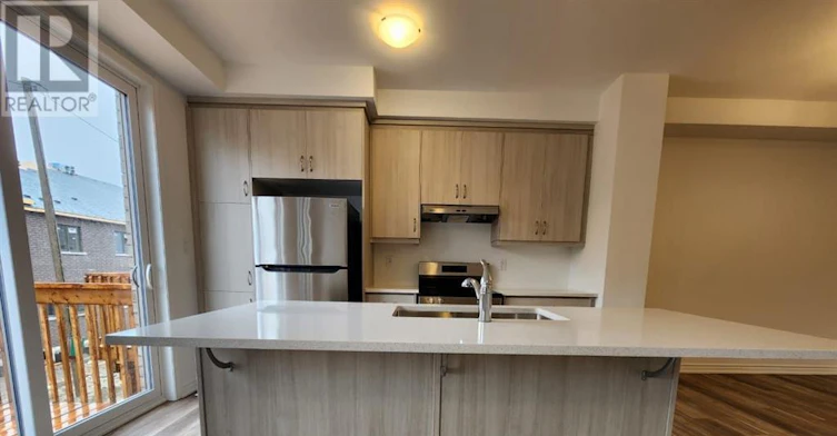 65 Lower Street, Barrie, ON, L9J 1B3 - 2