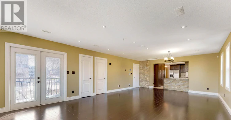 UPPER-561 Queen Street S, Kitchener, ON, N2G 1W9 - 2