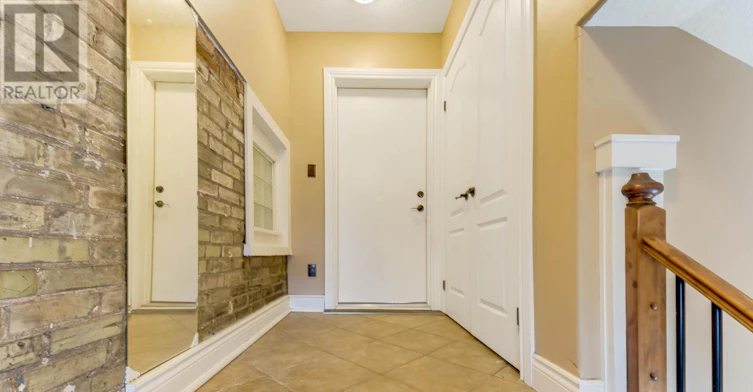 UPPER-561 Queen Street S, Kitchener, ON, N2G 1W9 - 24