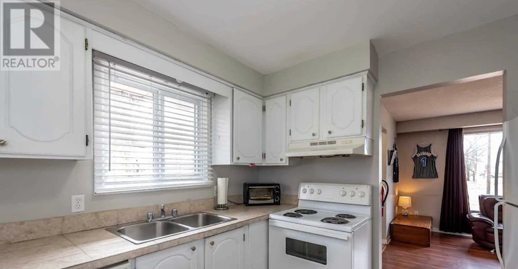 MAIN-90 Tupper Drive, Thorold, ON, L2V 4C8 - 4