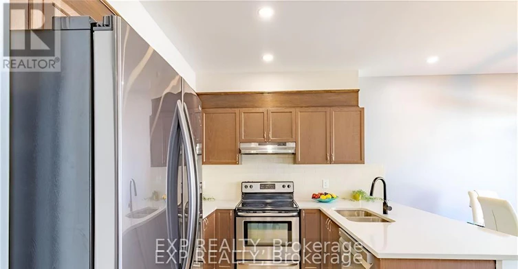 320 Autumnfield Street, Ottawa, ON, K2M 0J4 - 9