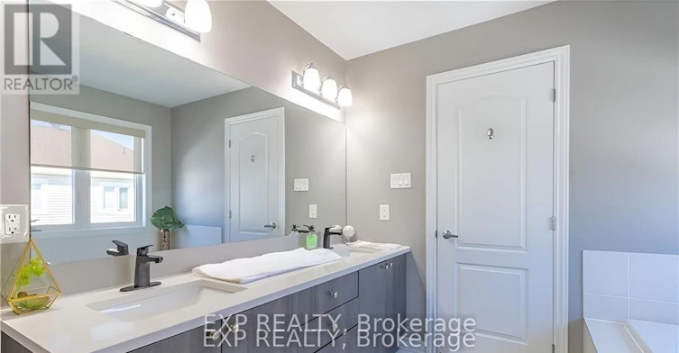 320 Autumnfield Street, Ottawa, ON, K2M 0J4 - 21