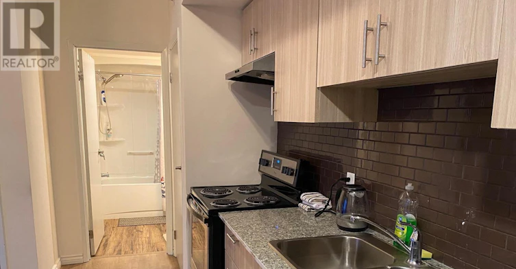 F213-275 Larch Street, Waterloo, ON, N2H 0J2 - 2