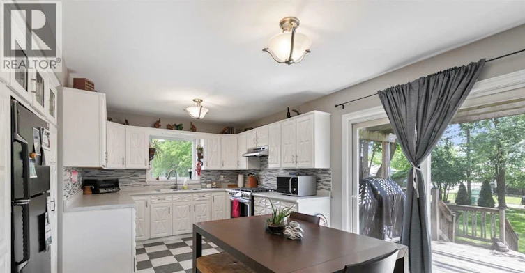 12341 Denis Street, Tecumseh, ON, N8N 1L1 - 15