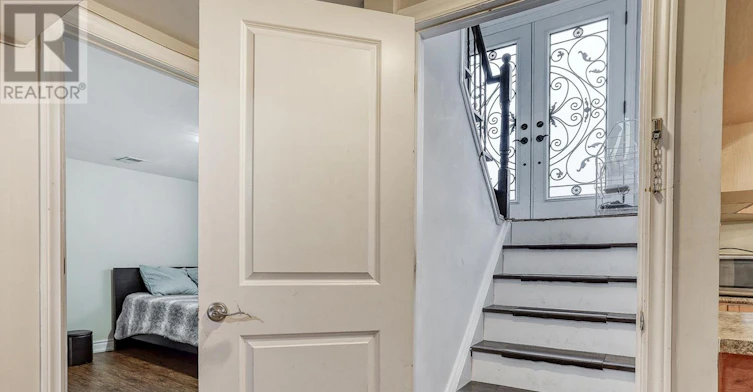 4 Yeomans Road, Toronto, ON, M3H 3J4