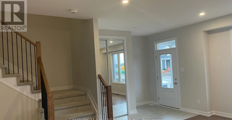 516 Oldenburg Avenue S, Ottawa, ON, K0A 2Z0 - 2