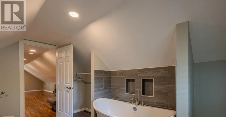 4774 Third Avenue, Niagara Falls, ON, L2E 4L6 - 26