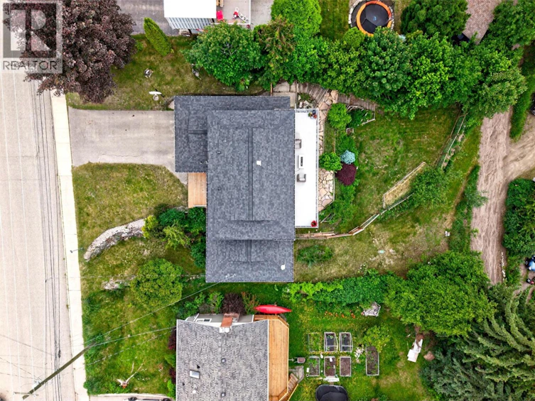 604 W Innes Street, Nelson, BC, V1L 3J3 - 2