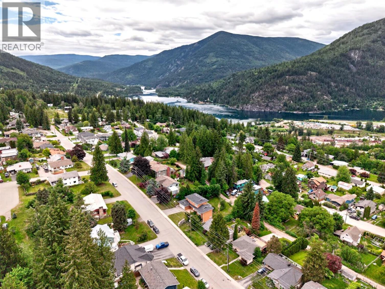 604 W Innes Street, Nelson, BC, V1L 3J3 - 48