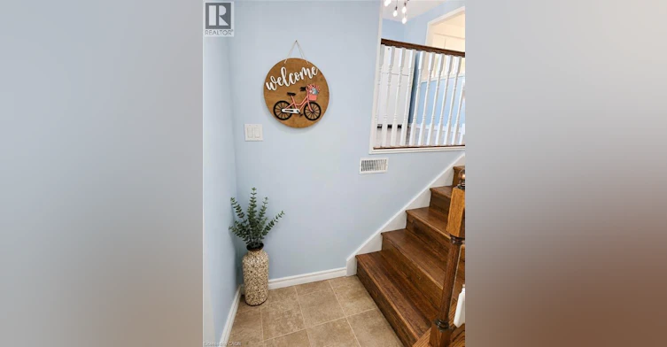 637B Silverbirch Road, Waterloo, ON, N2L 4R4 - 7
