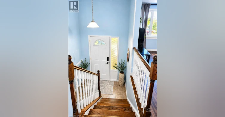 637B Silverbirch Road, Waterloo, ON, N2L 4R4 - 6