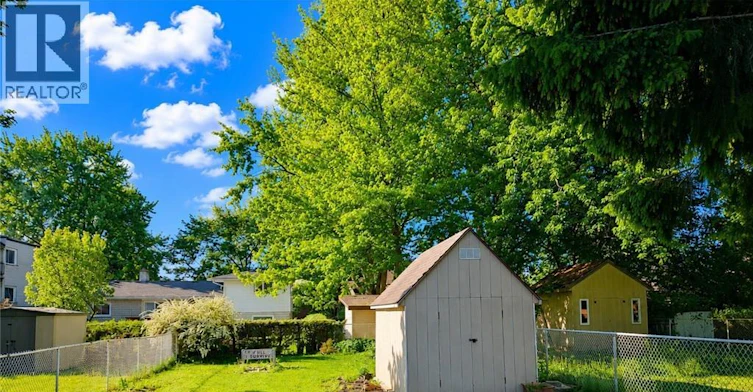 637B Silverbirch Road, Waterloo, ON, N2L 4R4 - 33