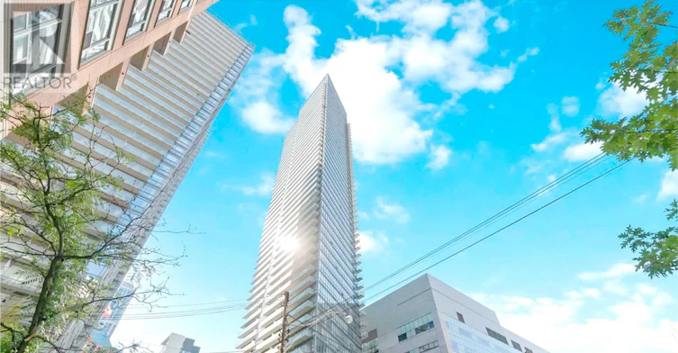 505-832 Bay Street, Toronto, ON, M5S 1Z6