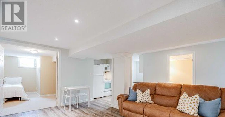 LOWER-216 Irving Place, London, ON, N5V 2H9 - 3
