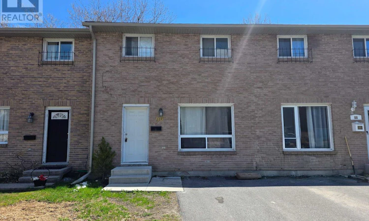 35-90 Rosemund Crescent