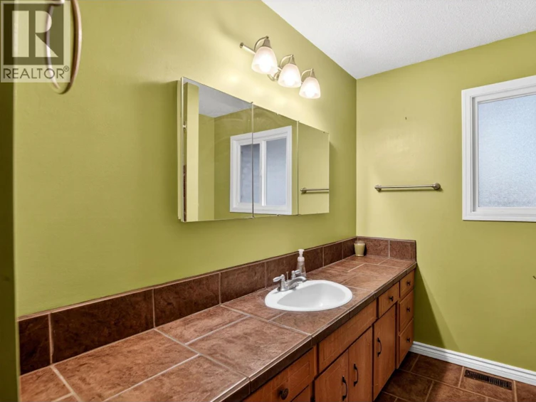 300 Patterson Road, Kelowna, BC, V1X 2L2 - 11