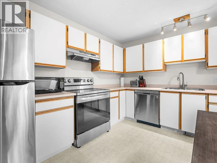 4008 E 24 Avenue, Vernon, BC, V1T 1M2 - 9