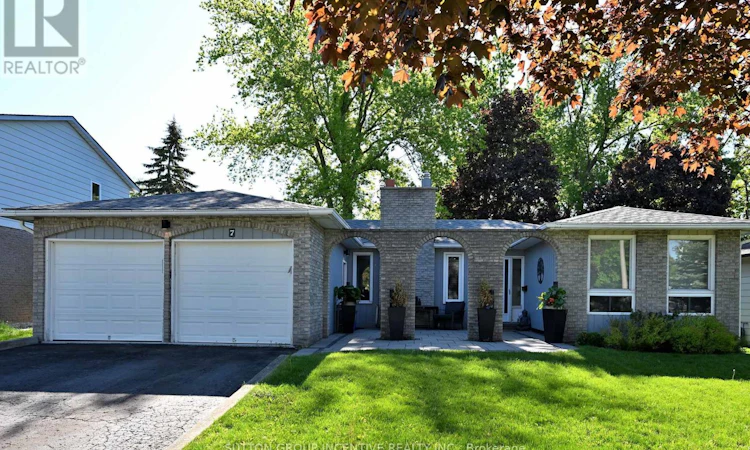 7 Huron Street