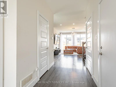 2227 Evans Boulevard - 5