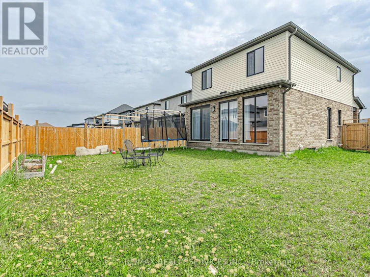 2227 Evans Boulevard, London, ON, N6M 0H7 - 32